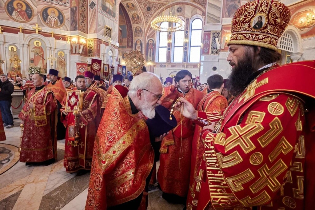 Настоятель священство храма Вознесения г Екатеринбурга